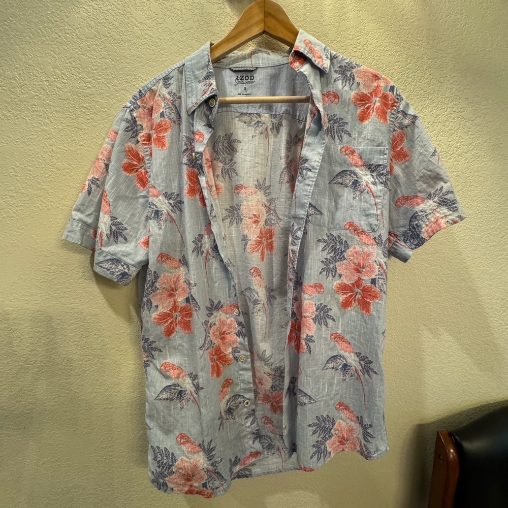 Izod men’s size small. Light Blue Shirt with Red and Blue Floral Design